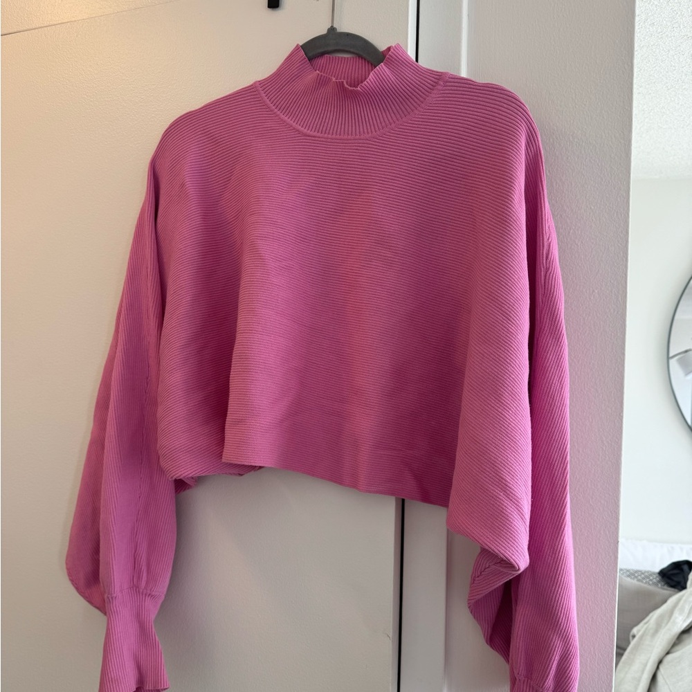 Pink Akria cropped Sweater